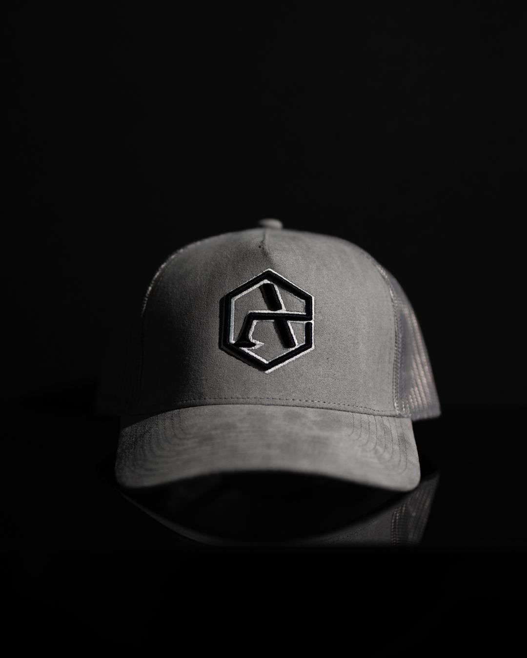 TRUCKER HAT SUEDE GREY