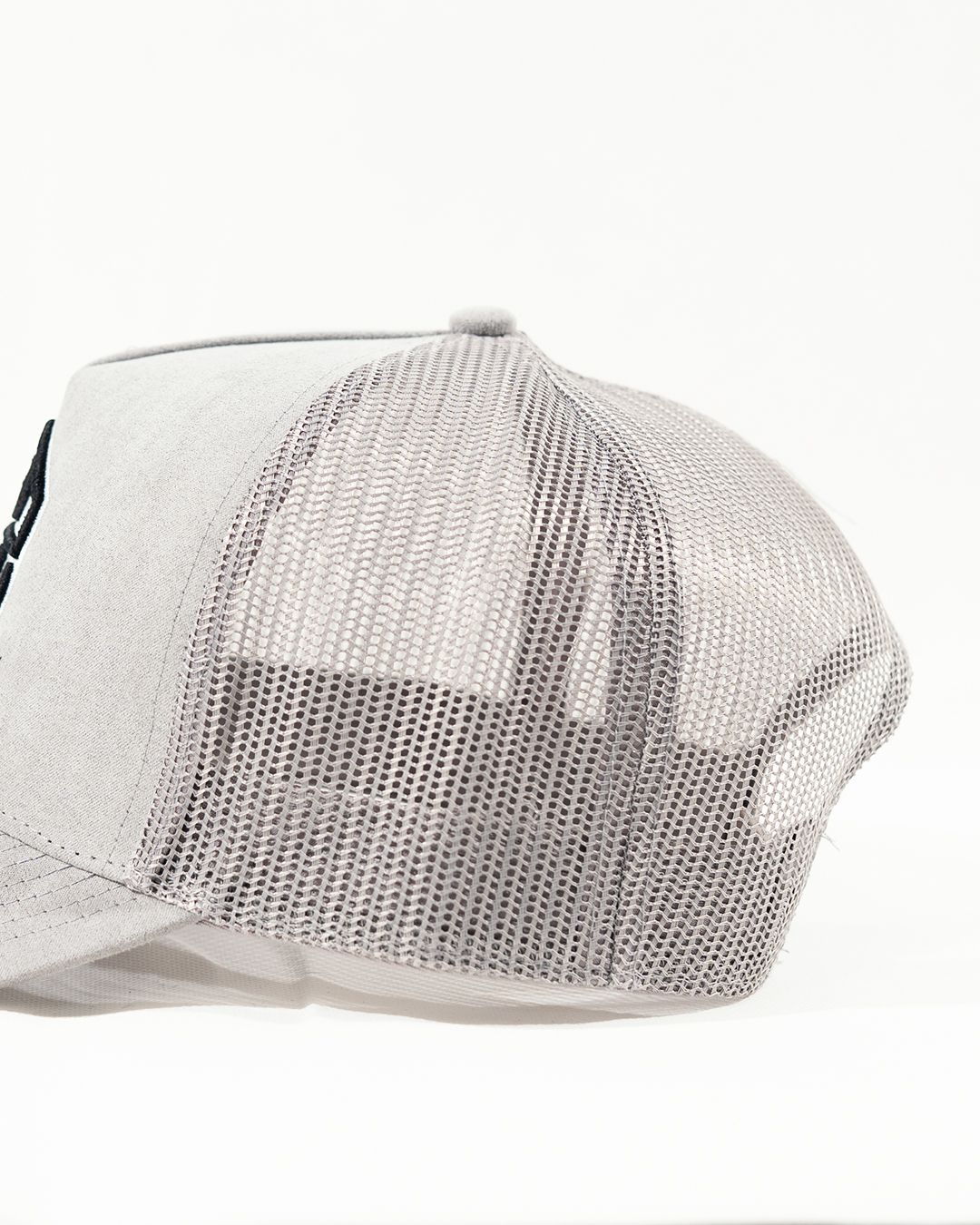 TRUCKER HAT SUEDE GREY